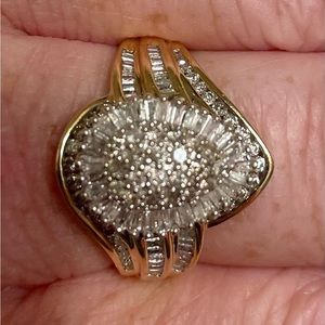 Beautiful Solid 10K Diamond Ring.
